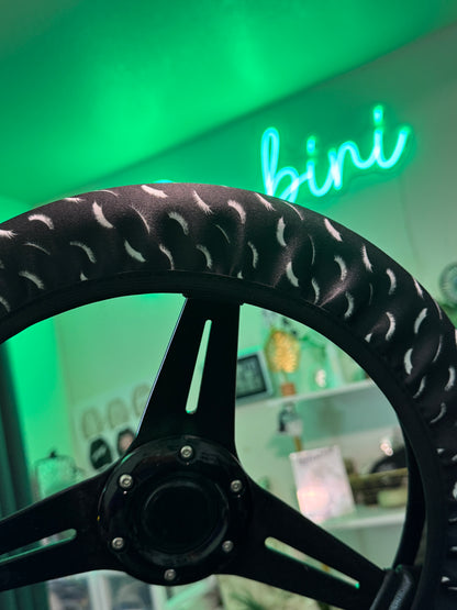 Steering wheel cover